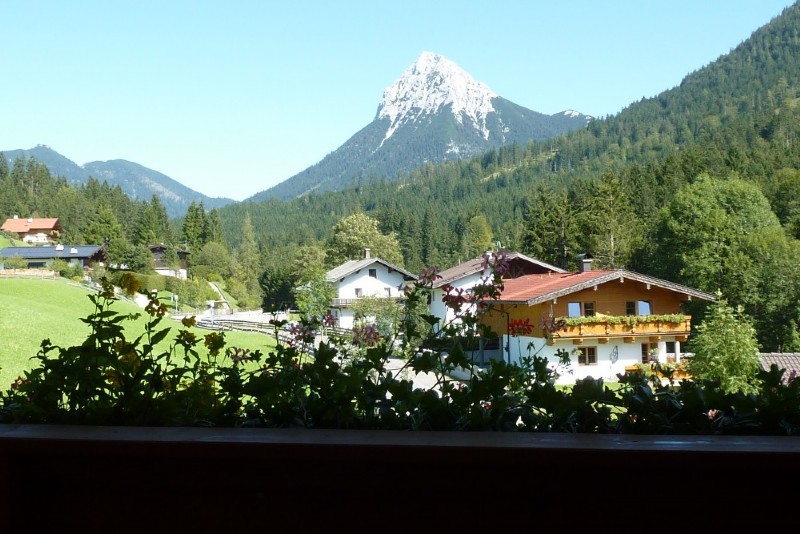 Ausblick aus einer Ferienwohnung im Bezirk Schwaz auf einen Berg